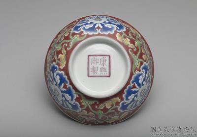 图片[3]-Bowl with peonies on a red ground in painted enamels, Qing dynasty, Kangxi reign (1662-1722)-China Archive